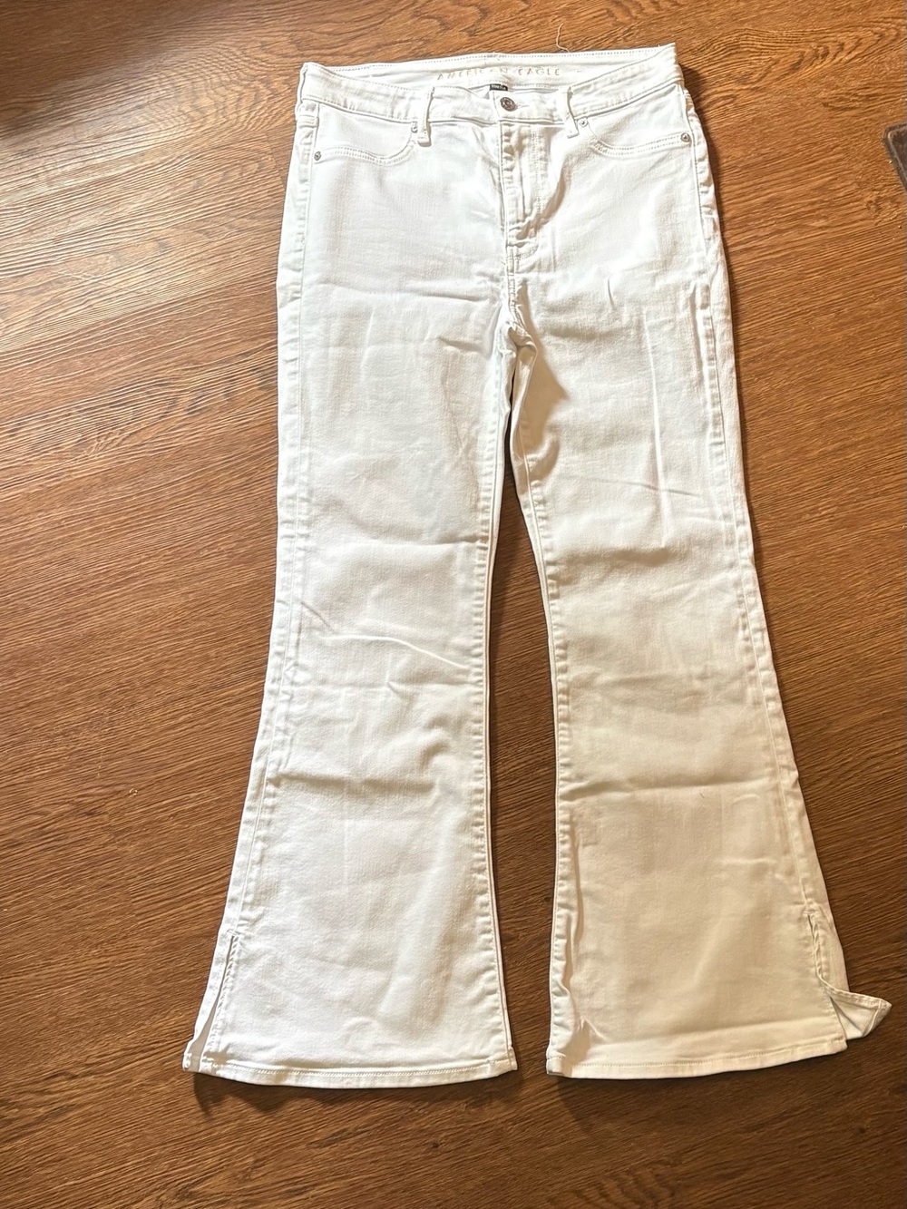 American Eagle Outfitters Super Hi Rise Flare Jeans- White- 8 short